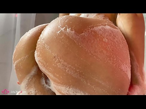 ❤️ Morena masturba o coño cun vibrador ata un orgasmo intenso na ducha ️ Porno anal na pornografía gl.xxxpornolive.ru ❤