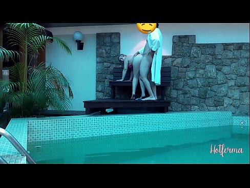 ❤️ O xefe invita a criada á piscina, pero non puido resistirse a un quente ️ Porno anal na pornografía gl.xxxpornolive.ru ❤